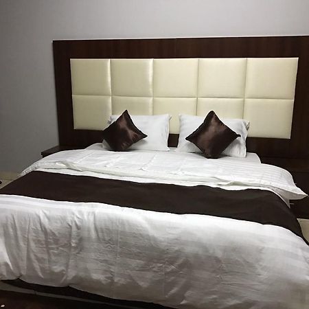 Bayetak Al Zahi Furnished Apartments ジェッダ エクステリア 写真